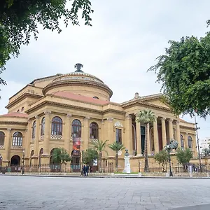 Couette-café Into Vicino Al Teatro Massimo, Palerme